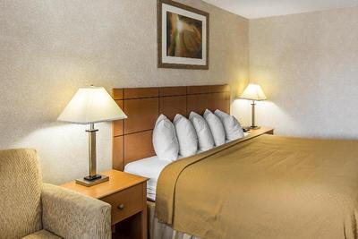 Quality Inn at Collins Road - Cedar Rapids