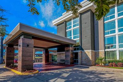 La Quinta Inn & Suites Dallas I-35