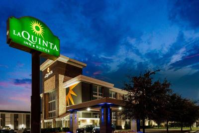 La Quinta Inn & Suites Dallas I-35