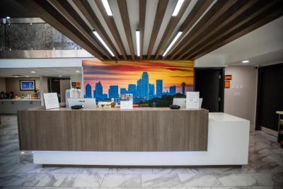 La Quinta Inn & Suites Dallas I-35