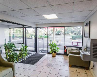 Travelodge by Wyndham Gainesville