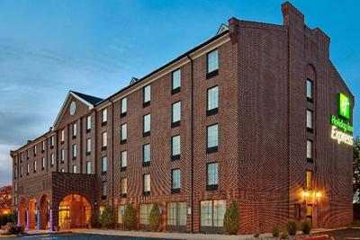 Holiday Inn Express Harrisburg East