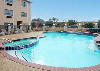 Comfort Suites - Near the Galleria