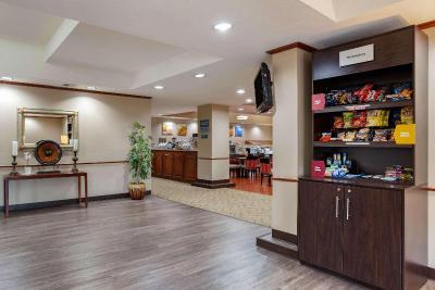 Comfort Suites Airport