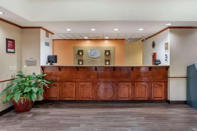 Comfort Suites Airport
