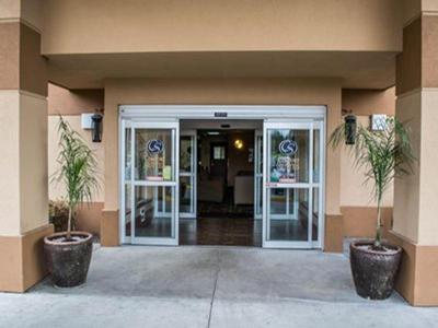 Comfort Suites Lakewood – Denver