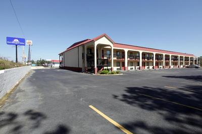 Americas Best Value Inn & Suites Macon at Eisenhow