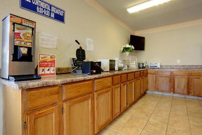 Americas Best Value Inn & Suites Macon at Eisenhow