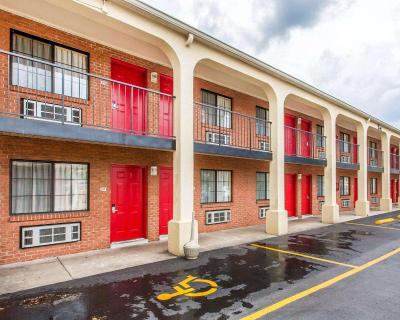 Econo Lodge North