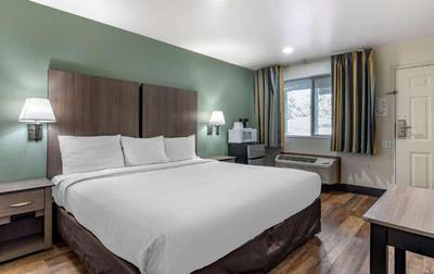 Econo Lodge Portland Airport