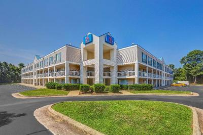 Motel 6 Raleigh North