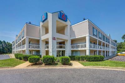 Motel 6 Raleigh North