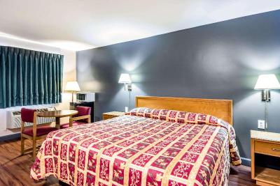 Rodeway Inn North Chesterfield