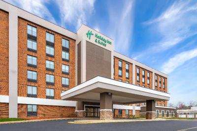 Holiday Inn & Suites Richmond – West End