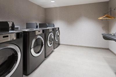 Holiday Inn & Suites Richmond – West End