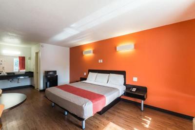 Americas Best Value Inn Riverwalk Downtown Market