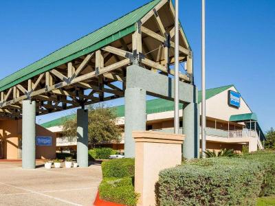 Rodeway Inn & Suites Fiesta Park