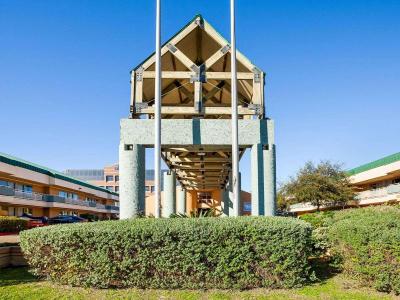 Rodeway Inn & Suites Fiesta Park