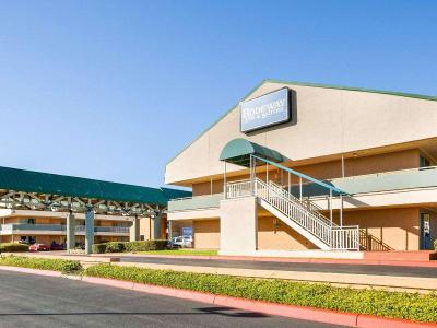 Rodeway Inn & Suites Fiesta Park