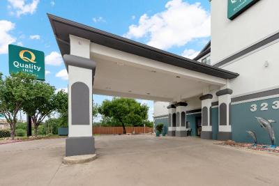 Quality Inn near SeaWorld - Lackland