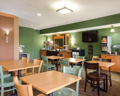 Econo Lodge At Wanamaker Downtown