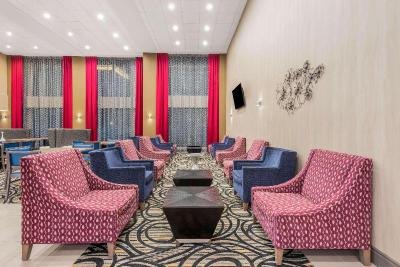 La Quinta Inn Suites Aberdeen Apg