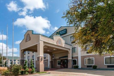 Quality Suites Burleson - Ft. Worth