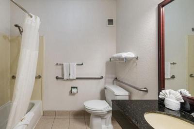 Quality Suites Burleson - Ft. Worth