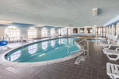 Quality Suites Burleson - Ft. Worth