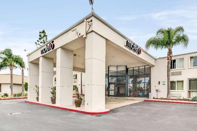Motel 6 Carson CA