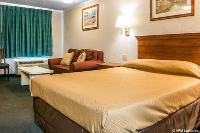 Rodeway Inn Warren