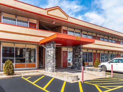 Econo Lodge (Zanesville)