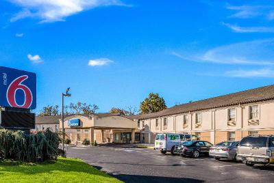Comfort Inn (Levittown)