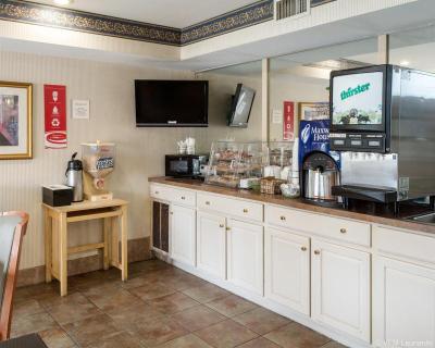 Econo Lodge Near Fort Gregg-Adams I-295