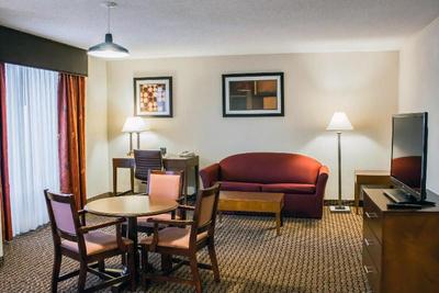 Comfort Suites (Durham)