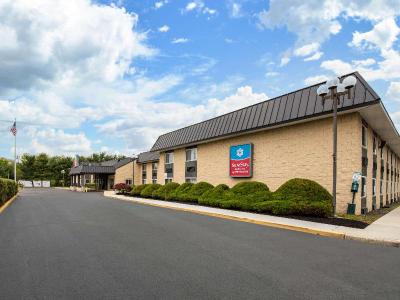 SureStay Plus Hotel by Best Western McGuire AFB Ja