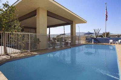 Days Inn by Wyndham Gilroy