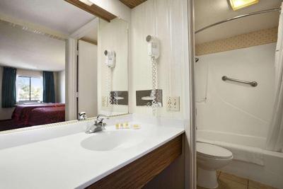 Days Inn by Wyndham Gilroy