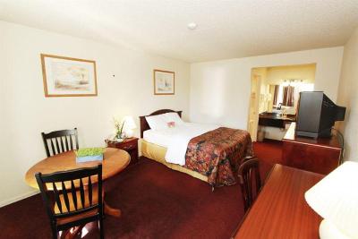 Econo Lodge Near Bellevue Square