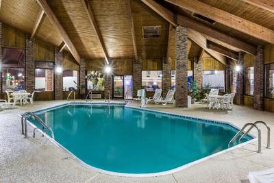 Baymont by Wyndham Louisville South I 65