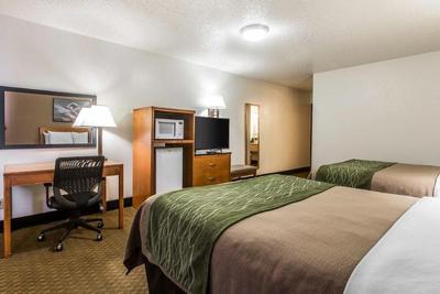 Bearcat Inn And Suites