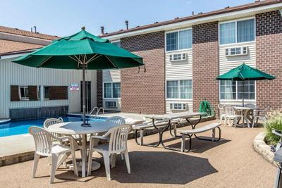 Bearcat Inn And Suites