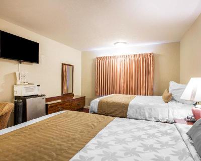 Econo Lodge Bay Breeze