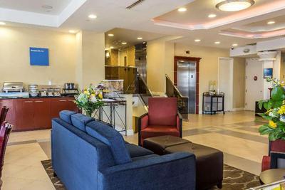 Comfort Inn & Suites Airport La Guardia Airport
