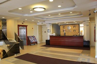 Comfort Inn & Suites Airport La Guardia Airport