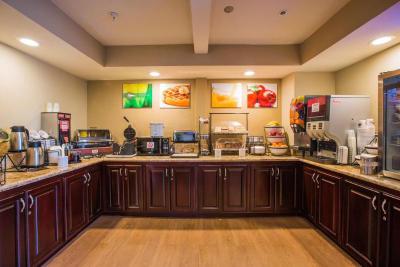 Quality Inn Near Downey Studios