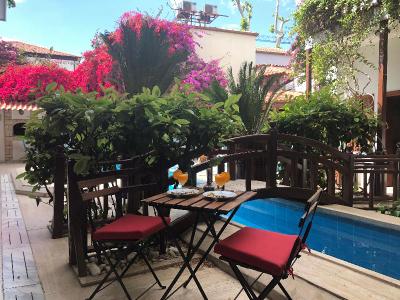 Karyatit hotel Kaleici