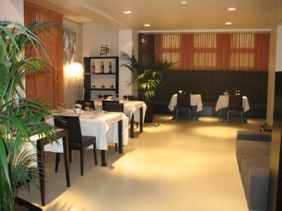 Wall Art Hotel & Residence