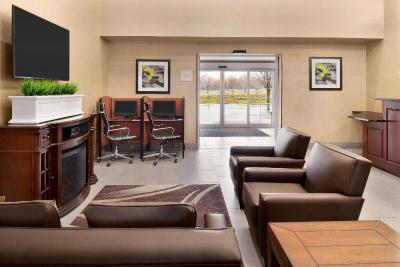 Hawthorn Suites By Wyndham OakCreek/Milwaukee Airp