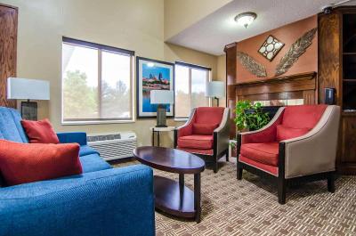 Quality Suites St. Joseph